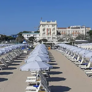 https://grand-hotel-cesenatico.emilia-romagnahotels.net